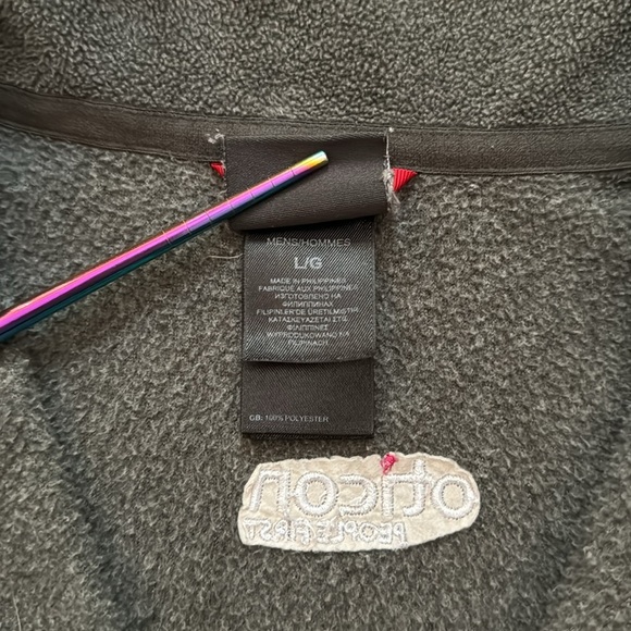 The North Face 1/4 Zip Gray Fleece - Picture 4 of 9